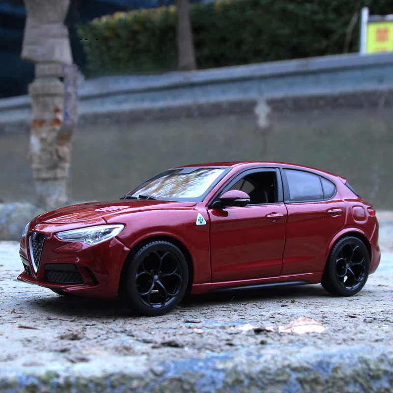 Bburago 1:24 Alfa Romeo Stelvio Giulia Alloy Car Model Diecasts & Toy Vehicles Collection Car Toy Boy Birthday gifts