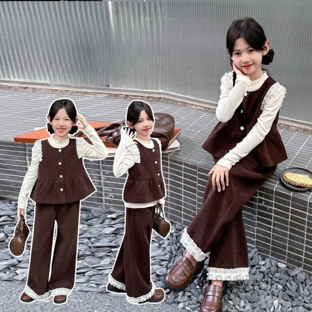 النسخة الكورية أزياء الخريف جديد الرجعية الفتيات ملابس طويلة الأكمام تي شيرت أعلى + القهوة الملونة سترة + السراويل ثلاث قطع مجموعة