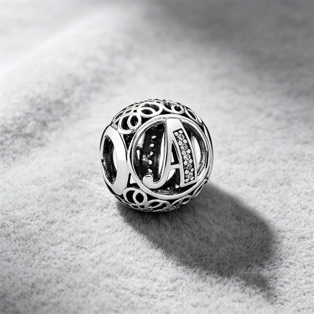 A-Z Initials Flat Clip Carving Inlaid Round Beads DIY Custom Name Jewelry Suitable for European Bracelets Ladies' Birthday Gifts