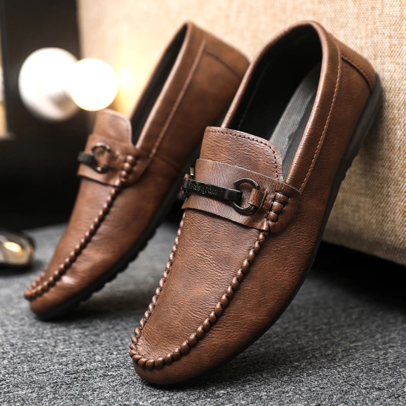 جلد طبيعي تنفس الانزلاق على الرجال أحذية قيادة العلامة التجارية الفاخرة الإيطالية حذاء رجالي الرجال حذاء كاجوال الأخفاف Chaussure أوم