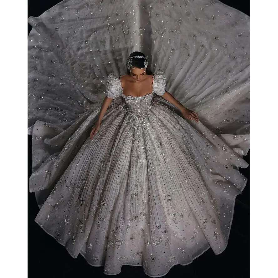Luxurious Sparkling A-Line Crystal Bead Decoration Wedding Dress Sexy Square Neck Short Sleeved Train Bride Dress Customized