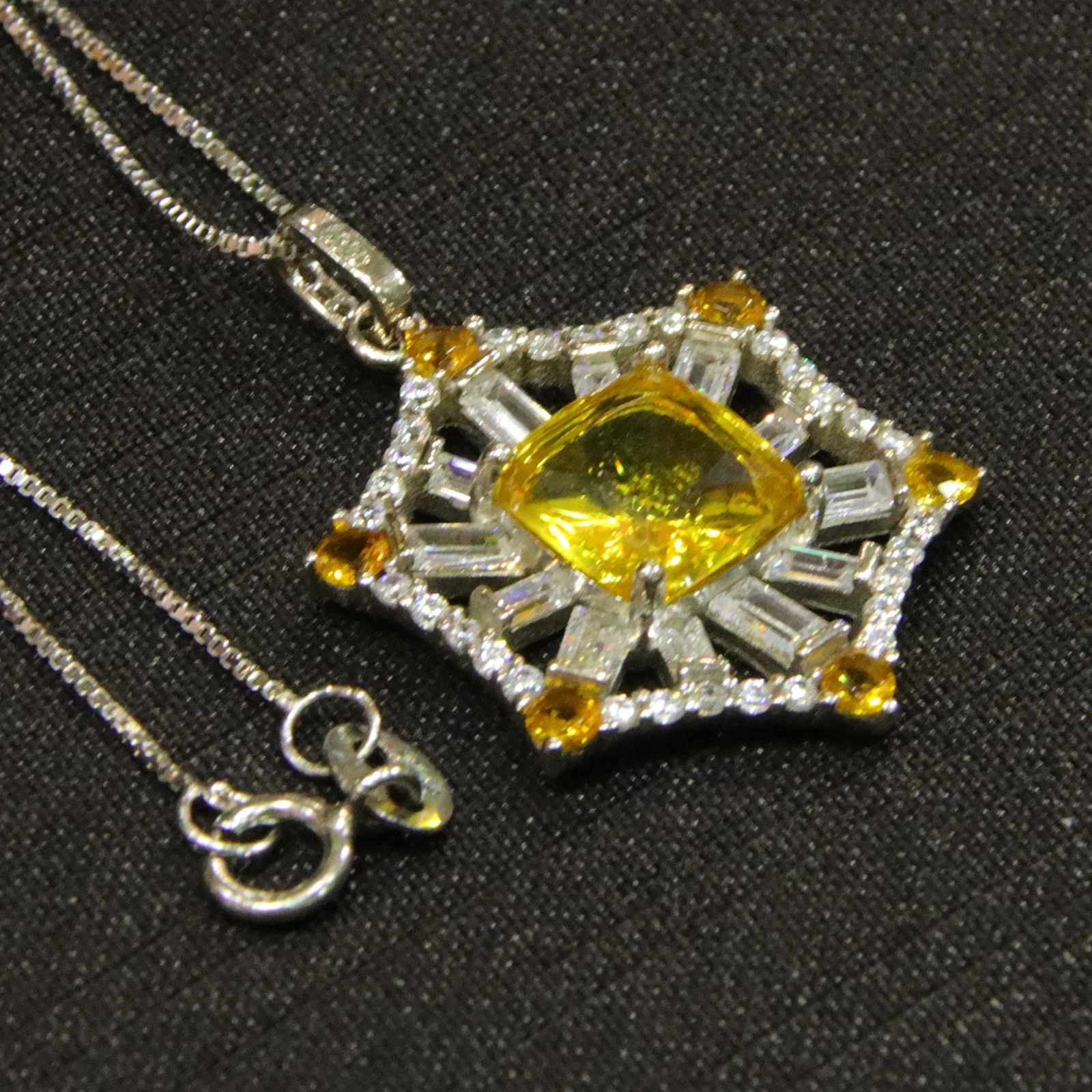 Pure Silver Set with Natural Amber Pendant Geometric Star Design with a Pure Silver Necklace