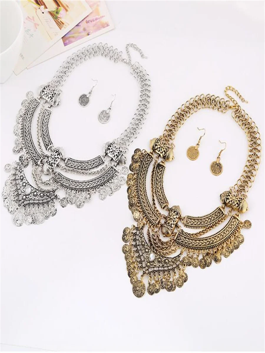 Fashionable coin retro style crescent tassel thick chain, alloy ethnic style short accessory necklace