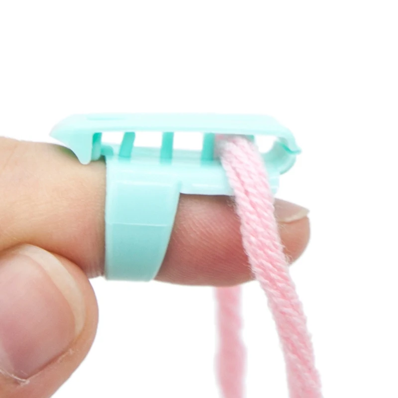 1pcs Yarn Guide Finger Holders Knitting Thimble Loop Crochet Ring Crafts Sewing Accessories Tool DIY Wear Thread Ring Helper