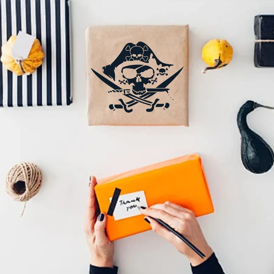 4 قطعة مجموعة استنسل جمجمة القراصنة مقاس A4 مقاس 11.69 × 8.27 بوصة قوالب قابلة لإعادة الاستخدام لديكور الهالوين، طاولة الحفلات، تغليف الهدايا، DIY W