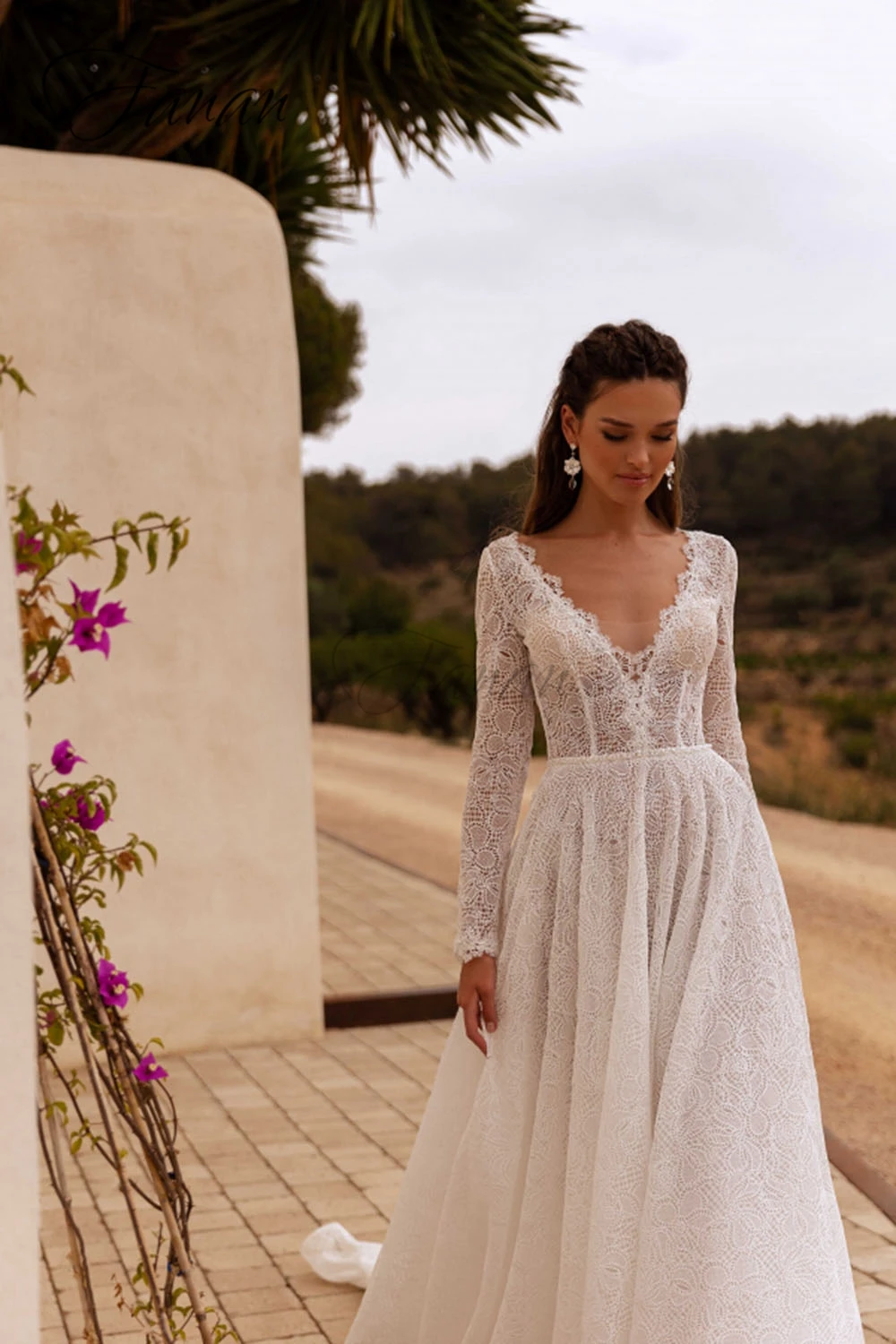 Long Sleeve Illusion Lace Sexy V Neck Bride Gown A-line Tulle  Backless Wedding Dresses for Women فستان حفلات الزفاف