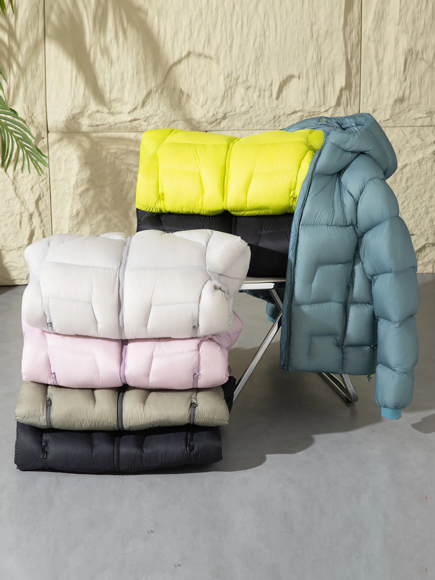 

Men's Thiened down Jaet Winter Outdoor Warm Coat with Hood High Fill Power 90 White Du down Hiking And king Polyest...