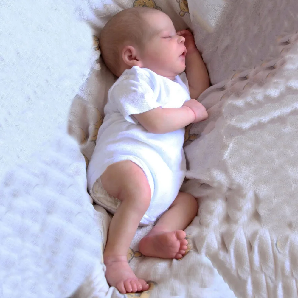 BZDOLL, muñeca bebé de 18 pulgadas, modelo «Reborn», con aspecto de bebé dormido, 45 cm, hecha de vinilo suave, con cuerpo de tela, piel pintada en 3D y venas visibles, ideal como juguete para vestir y como regalo de cumpleaños.