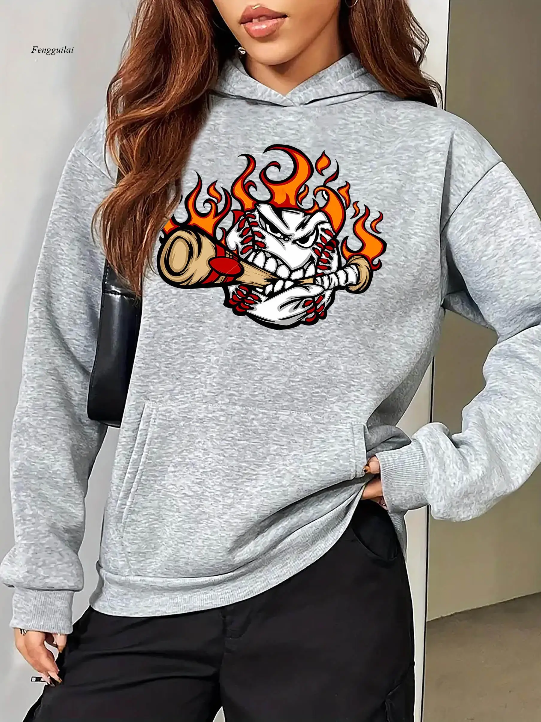 เสื้อฮู้ดลำลองพิมพ์ลายกราฟิกไม้เบสบอลลายเปลวไฟ - เสื้อแขนยาวทรงหลวมสีเทาอ่อน ซักด้วยเครื่องได้