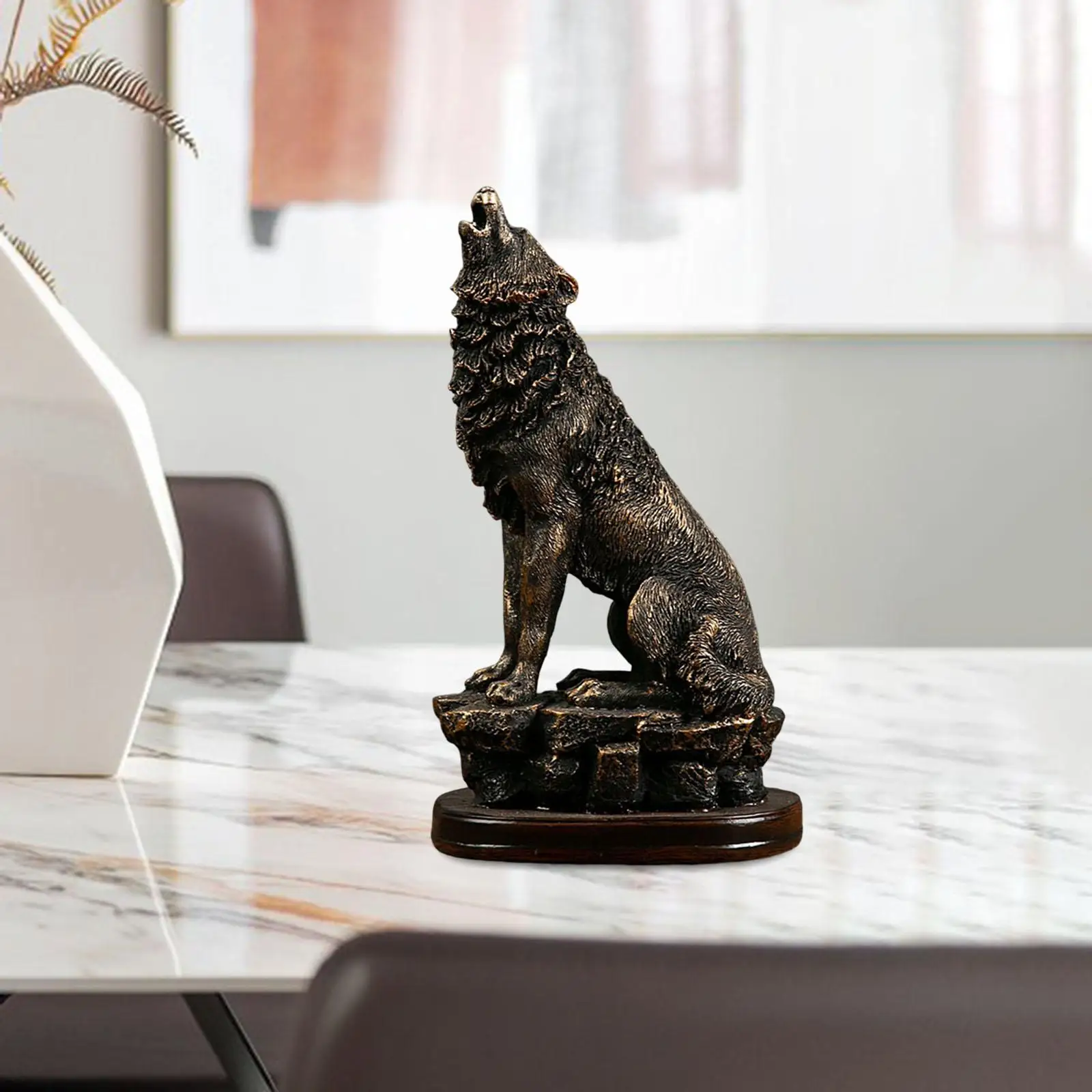 Wolf Figurine, Tabletop Ornament Creative Resin Sculpture Animal Statue for Dining Room Office Gift Fireplace