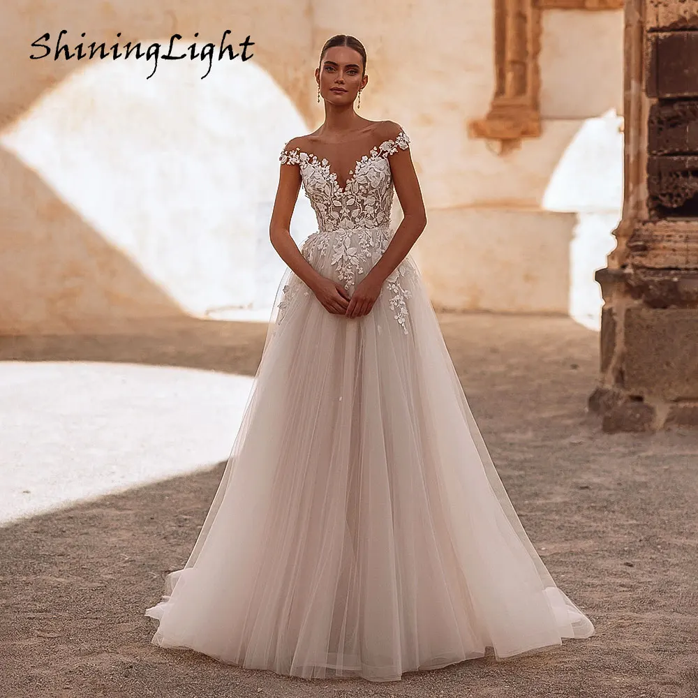 

ShiningLight Tulle A Line Wedding Dresses Illusion Scoop Neck Short Sleeves Vestidos Boho Lace Bridal Gowns Appliques Customized