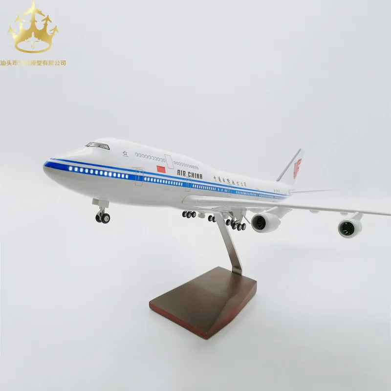 Boeing 747-400 Civil Aircraft Model with LED Control Lights Landing Gear Collectible Toy for International Aviation Theme