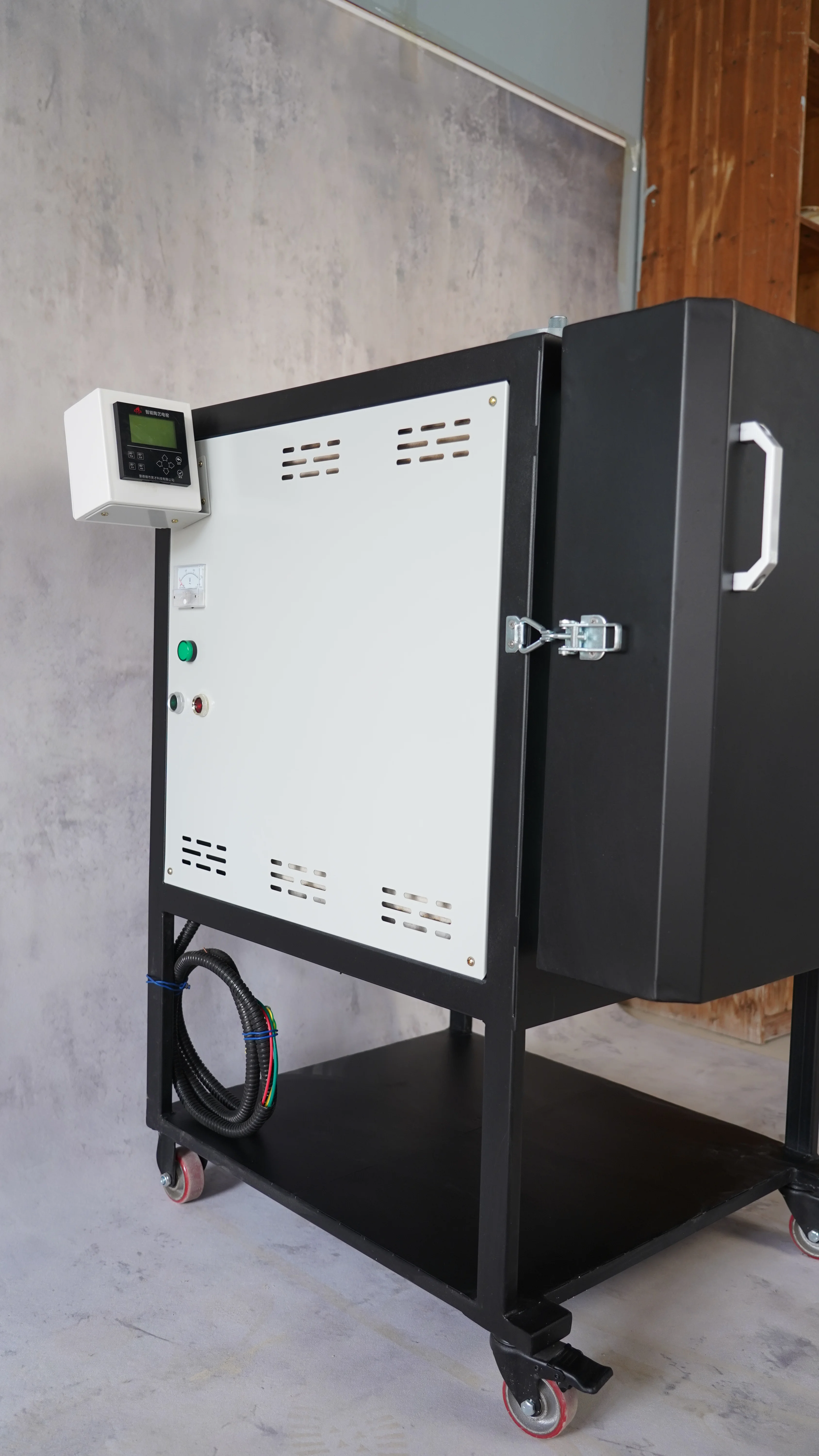 Manufacturers Direct Sale Pottery Kiln Electric Heat Resisting Small Electric Pottery Kiln