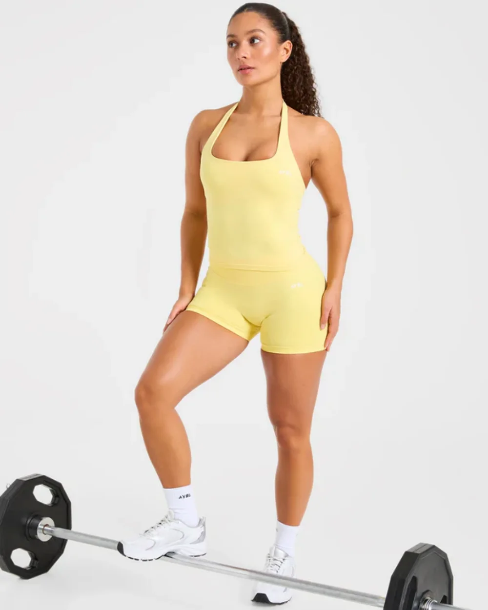 Marken-Sportbekleidung für Damen, Hautfreundliches Neckholder-Sporttop und Figurbetonte Hochtaillierte Shorts – Detail 20