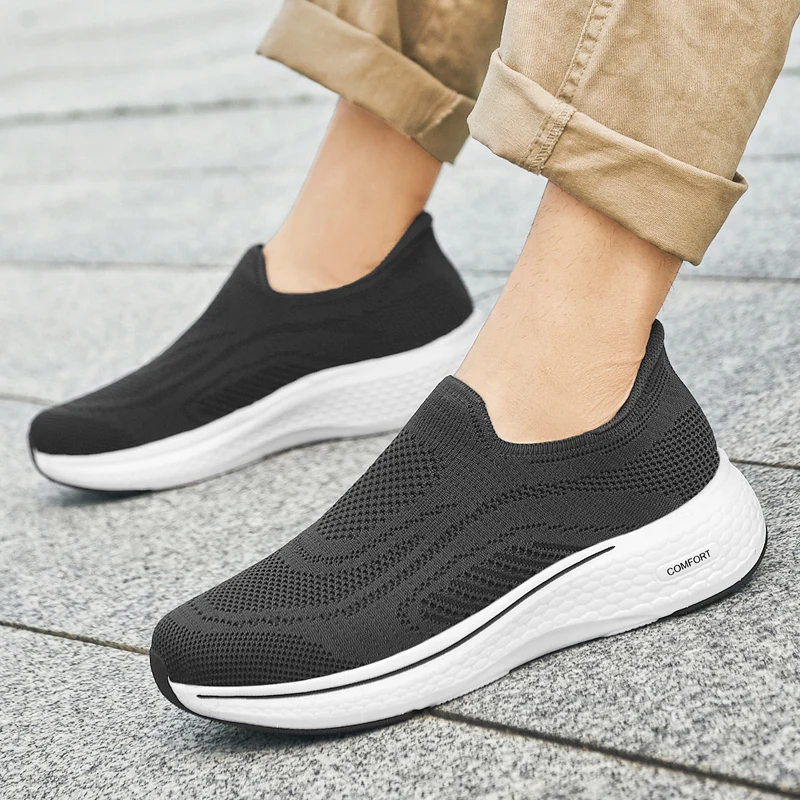 Men summer breathable fly woven mesh lazy non slip lightweight casual suitable for daily travel of middle-aged elderly people