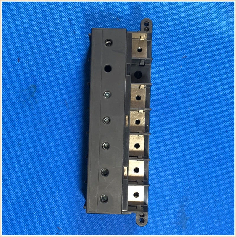 NEW   ATV610-630 Series 30-37-45 Kw Output Main Circuit Wiring Plastic Terminal Block Inverter