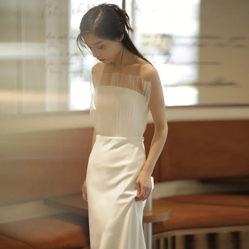 

Light Wedding Dress Small Gown New Satin French Simple Strapless Outdoor Veil Elegant Bride White Engagement Dress