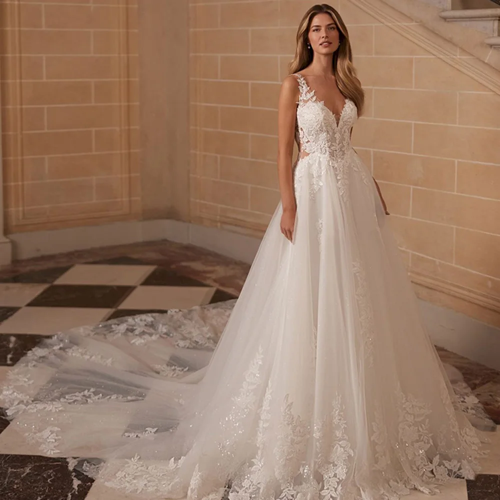 Delicate V-neck Spaghetti Straps Customized Vestido De Novia Fashion Appliques Tulle Bridal Gowns Fashion A-Line Wedding Dress