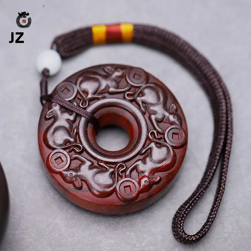 

Pendant Carving Wooden Sculpture Wealth Brining Rats Se Knot Portable for Men Hanrt Pau Ferro Wood Home Decoration