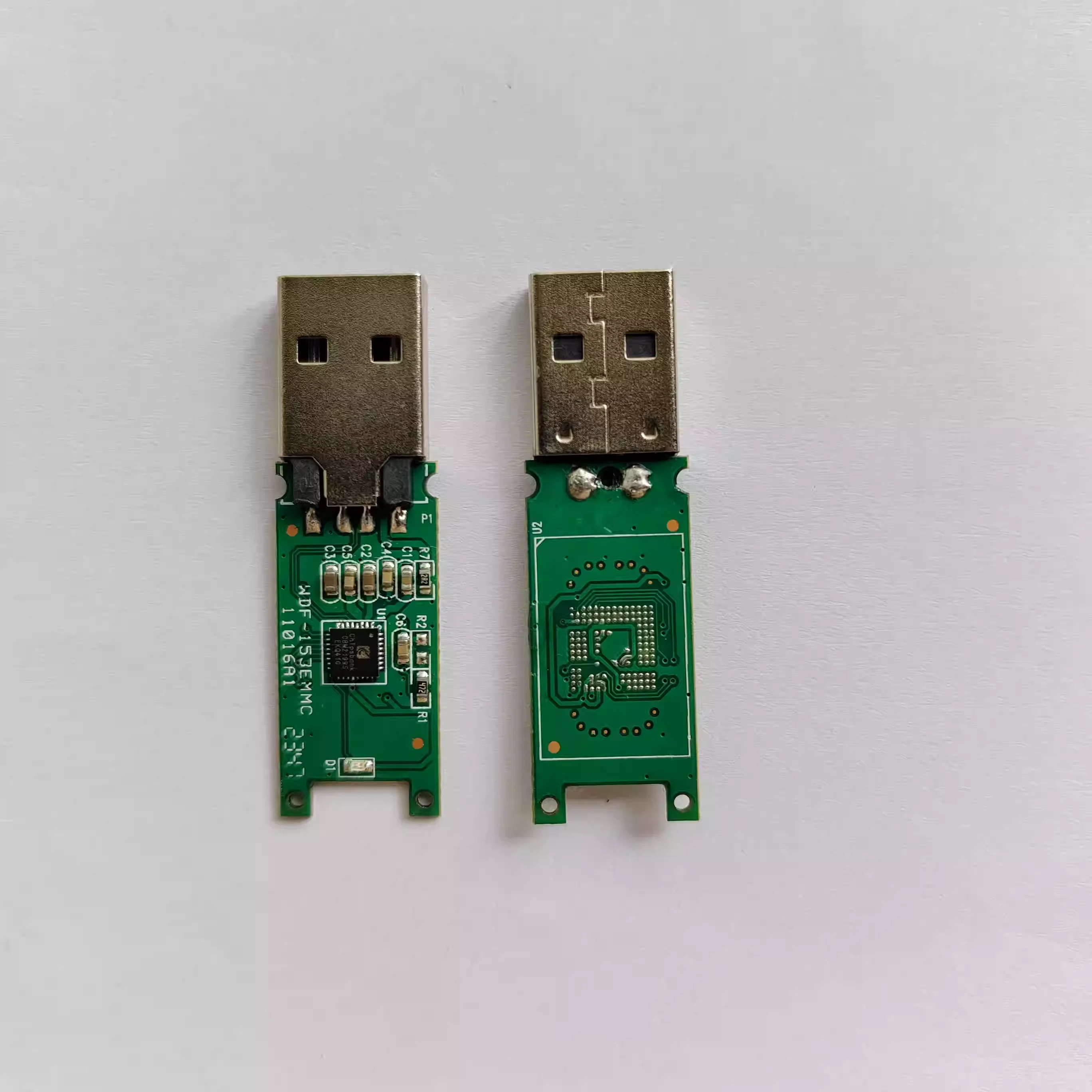 رقاقة EMMC ذات 53 سنًا لوحة تحكم محرك فلاش USB رقاقة تحكم CBM2199S تتطلب الإنتاج الضخم دون مذبذب كريستال