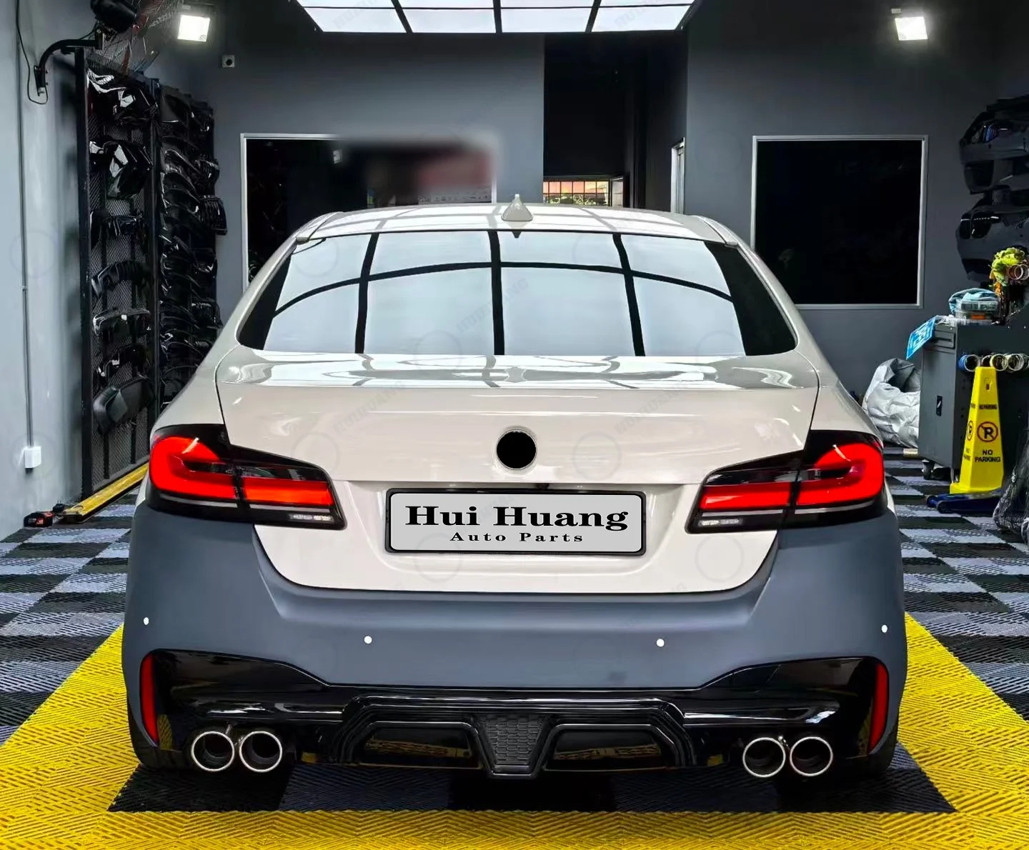 Factory Price Car Bumpers Body Kits for  F10 F18 2011 2012 2013 2014 2015 2016 2017 Year Upgrade to F90 2022 M5CS Model
