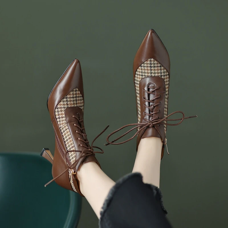 Nowe jesienne buty damskie buty do kostki ze skóry naturalnej szpiczasty nosek buty na wysokim obcasie dla kobiet kraty czarne buty Retro nowoczesne