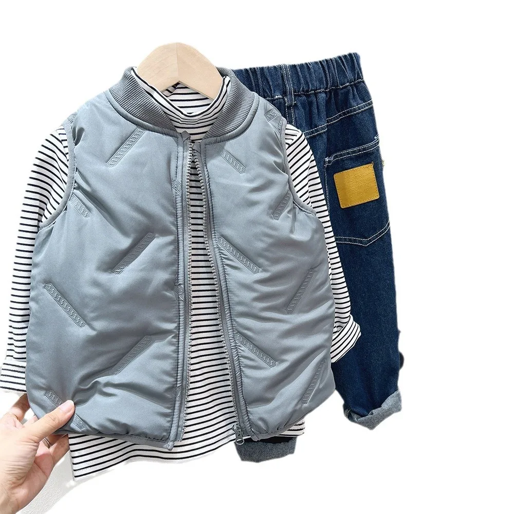 

2025 new children's vest for autumn winter features thickened outer layer with waistcoat stylish liner for boys babies