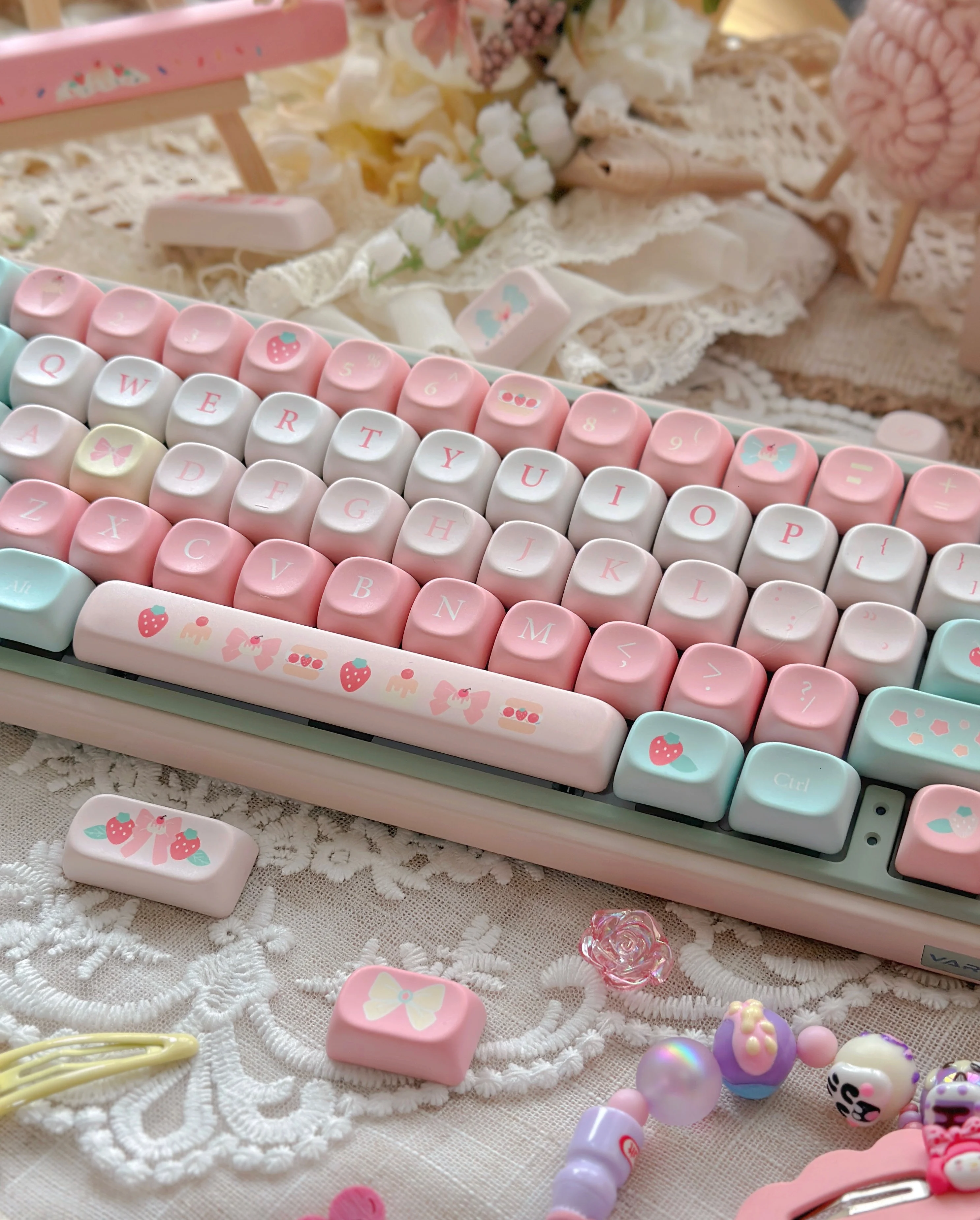 Imagem -03 - Pink Cute Girl Keycap Sublimação Xoa Pbt Strawberry Dessert House Teclado Mecânico Faça Você Mesmo Escritório Presente 133key