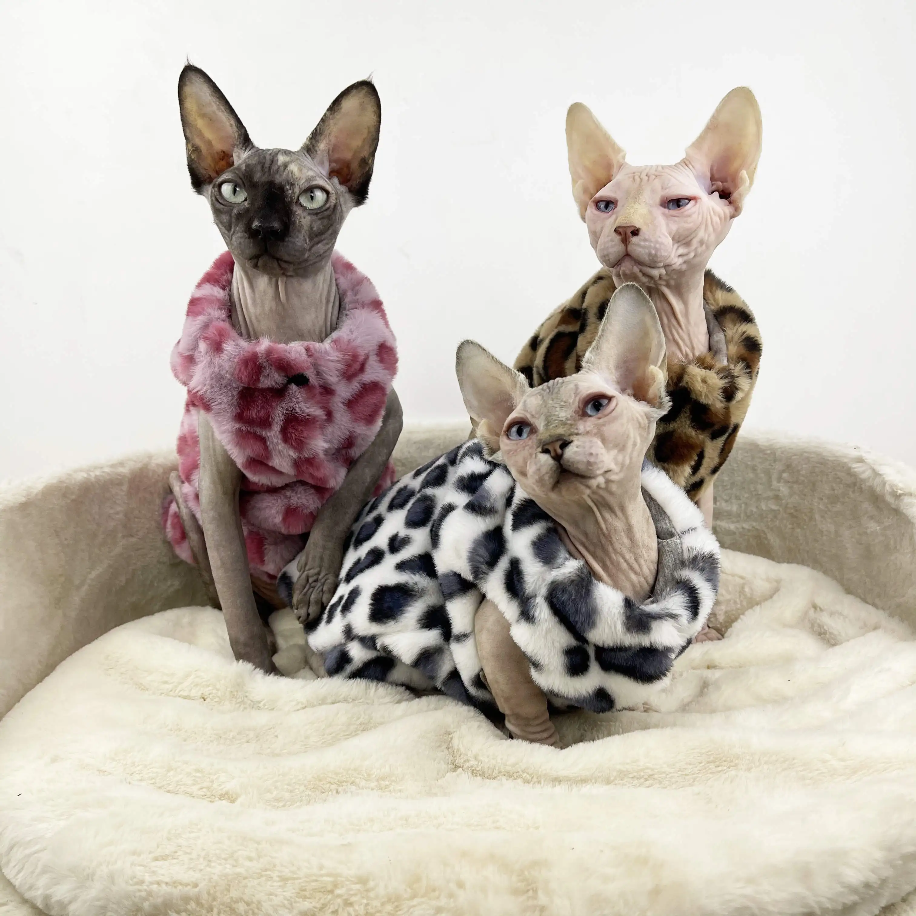 Sphynx Cat Clothing Warm Fleece Thick Coat for kittens Soft Winter Pink White Brown Leopard Sweater Vest For Devon Rex in Winter