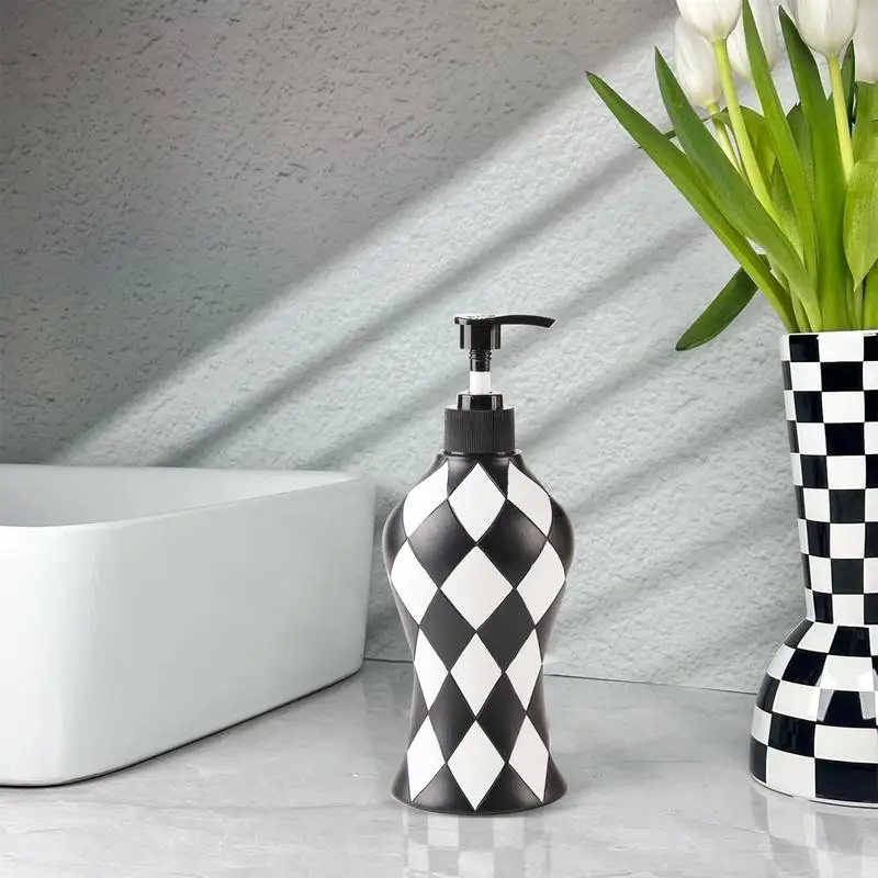 

Checkered Soap Dispenser Shampoo Dispenser Checkered Refillable Vintage Detergent Container With Pump For Kitchen Shower Sink