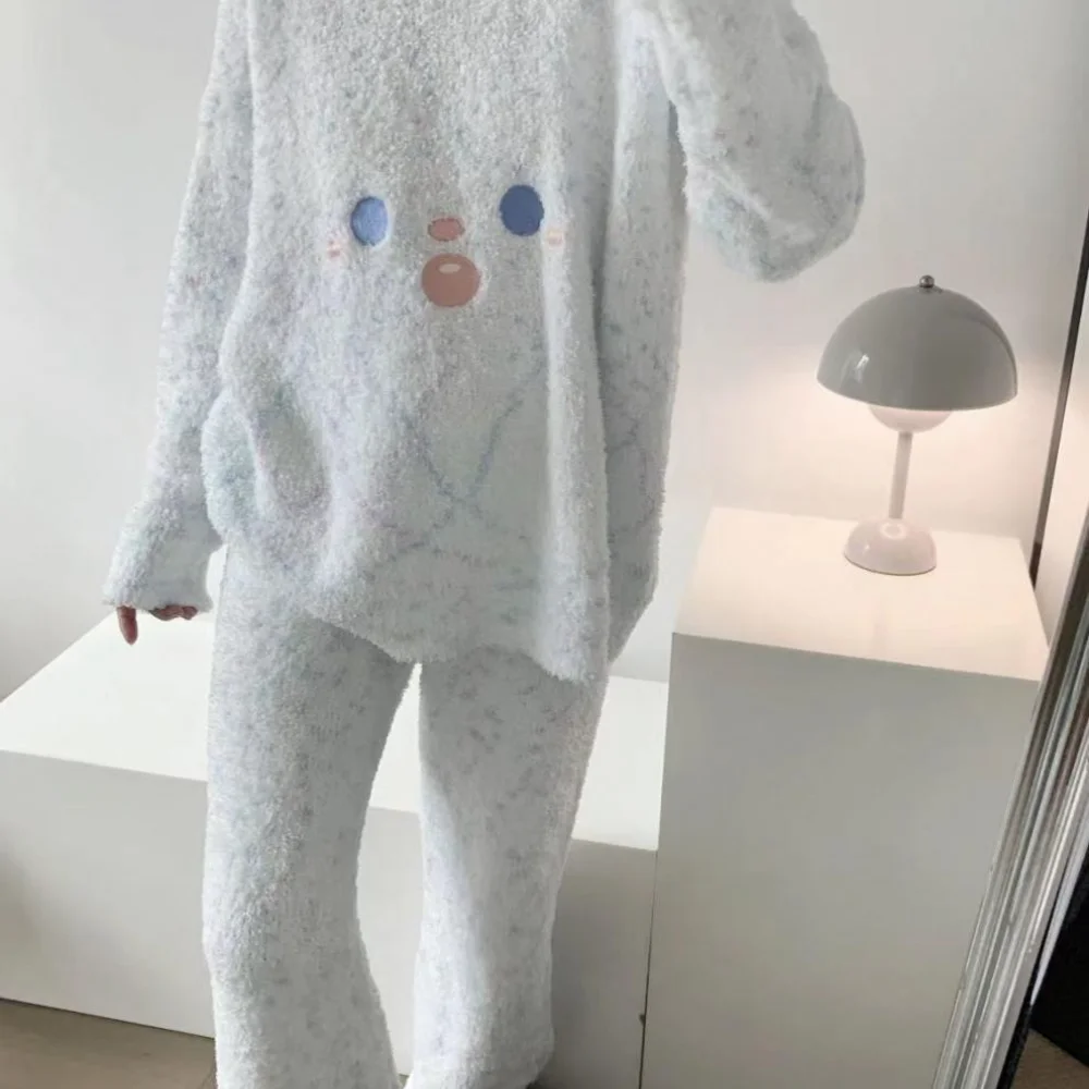 Conjunto de pijama sexy pode ser meia flanela pijamas de lã para casa terno engrossado rosto inverno. Coral Fashion Homewear um doce sorridente