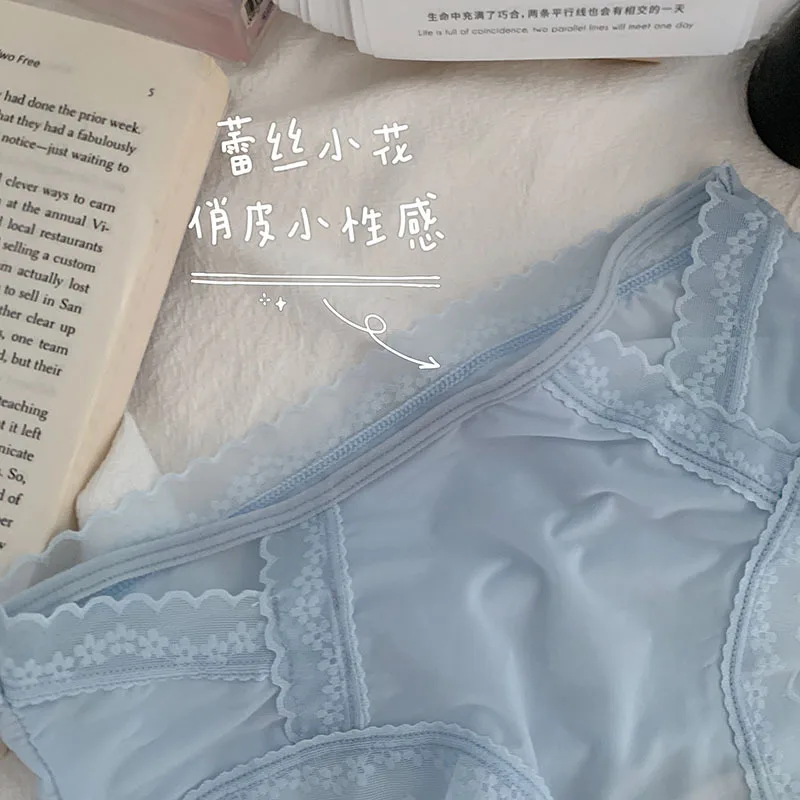 Purely Sexy Hollowed-out Lace Underwear, Sweet Girl, Light, Breathable Cotton Crotch, Middle Waist, Buttock, Quick-drying Briefs