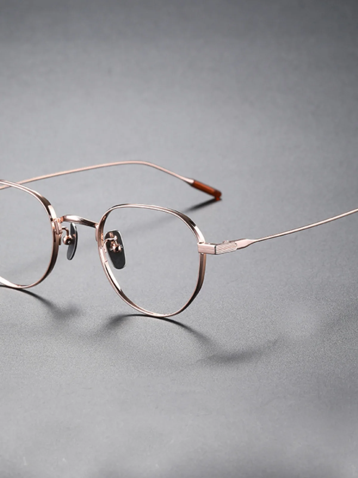 handmade-pure-titanium-myopia-eyeglass-frame-irregular-round-vintage-artistic-blue-light-bloing-suitable-for-men-and-women
