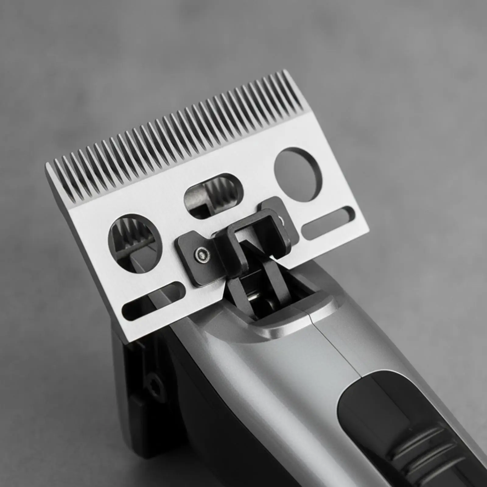 Metal Horse Clipper Blade for Trimmer Shaft Abrasion Resistant Cutter with Multiple Mounting Holes