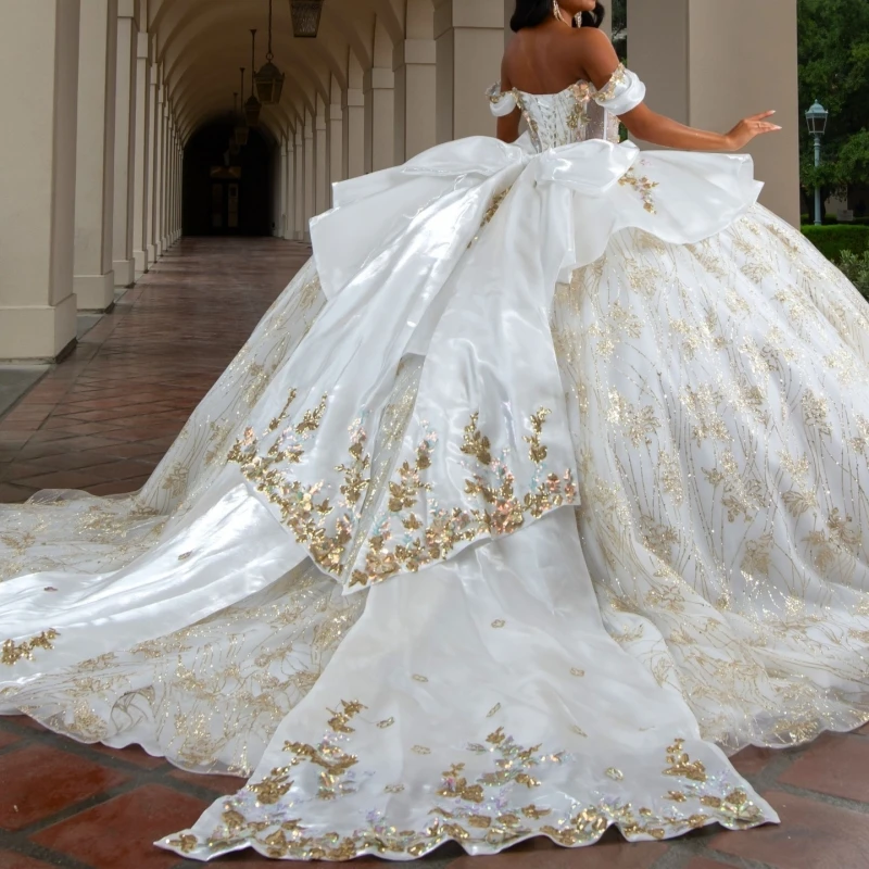 فساتين Quinceanera بيضاء لامعة ثوب حفلة قبالة الكتف الترتر زين الدانتيل الديكور كريستال تول الحلو 16 فستان Vestidos 15