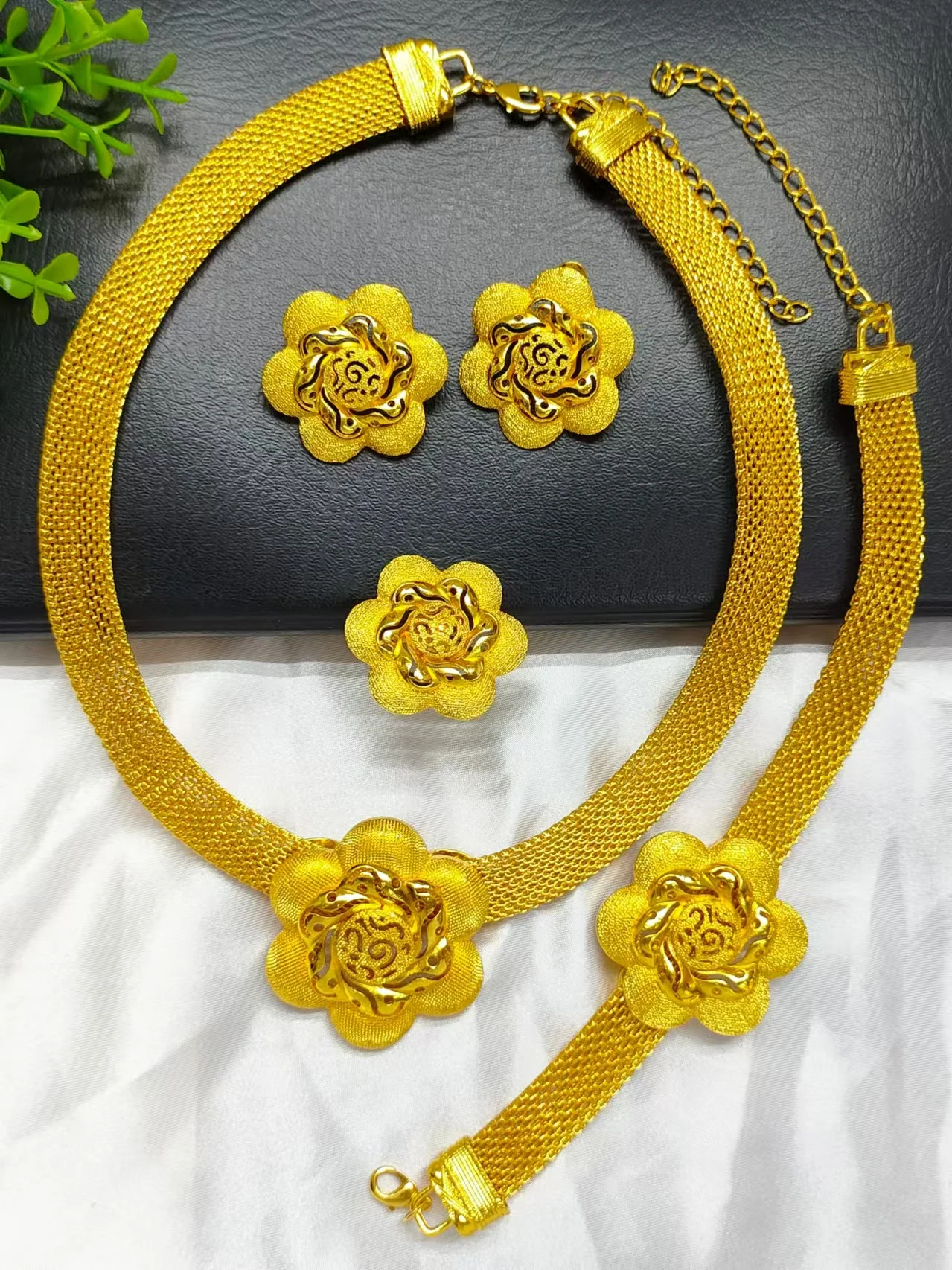 GOOD Luxury Flower Gold Plated Necklace Sets For Women Wedding Dubai African Jewelry Set Indian Jewellery Anniversary Gifts