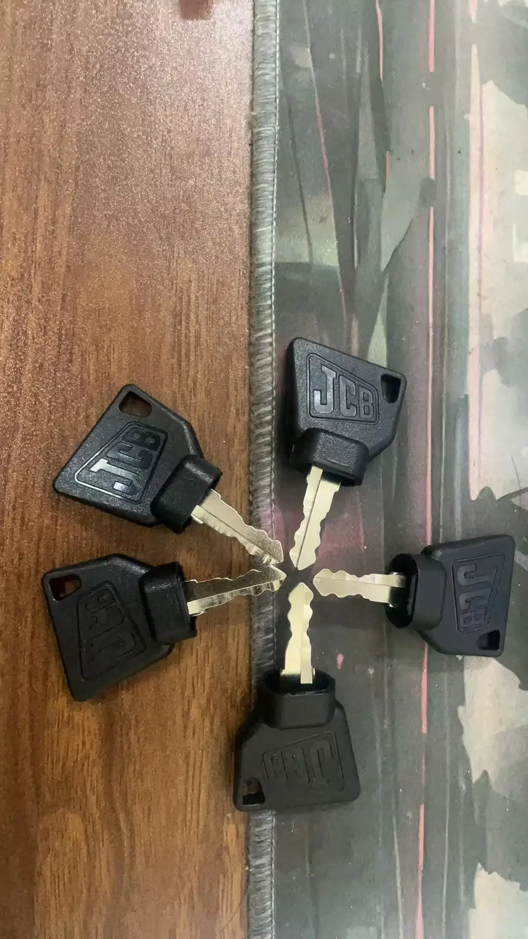 Suitable for JCB excavator key, JCB excavator ignition key, fuel tank cover key accessories, JCB unlocking key, high-quality