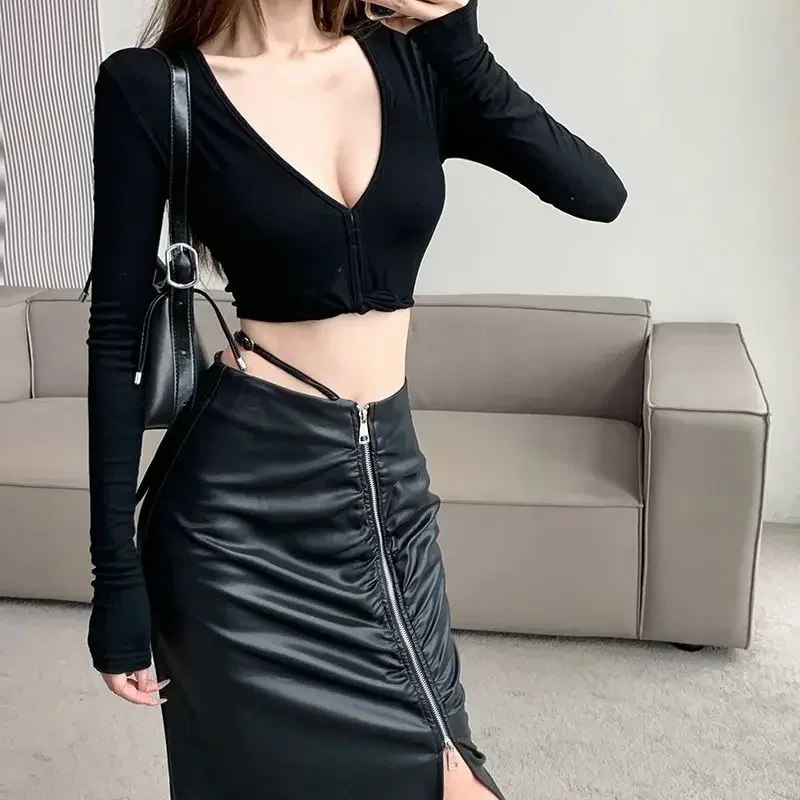 Chic Pleated Black Matte Leather Skirt Women High Waist Vintage Stretch PU Straight Skirt Front Zip High Split Midi Skirt Custom