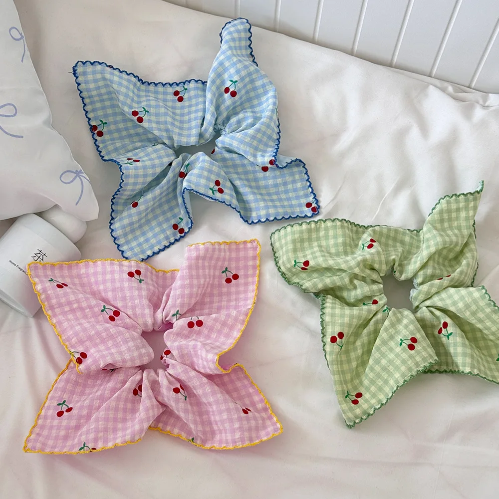 

Корейская милая синяя вишня в клетку с цветком толстой кишки, повязка для волос, женская резинка для волос, шаровая голова, веревка, низкий хвост, голова, сладкий