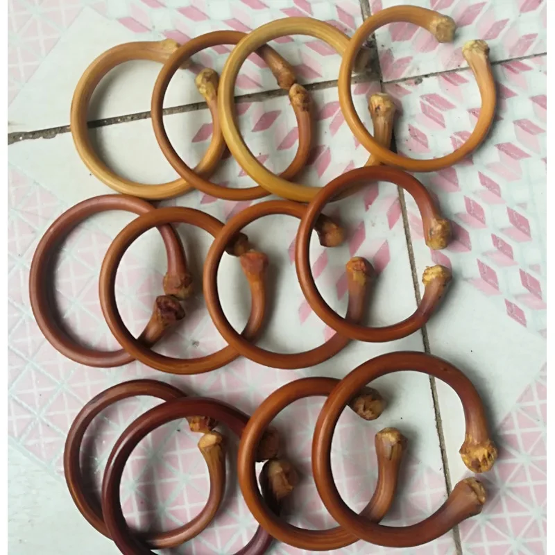Authentic King Kong Chicken Blood vine bracelets for men and women, handmade as a travel souvenir