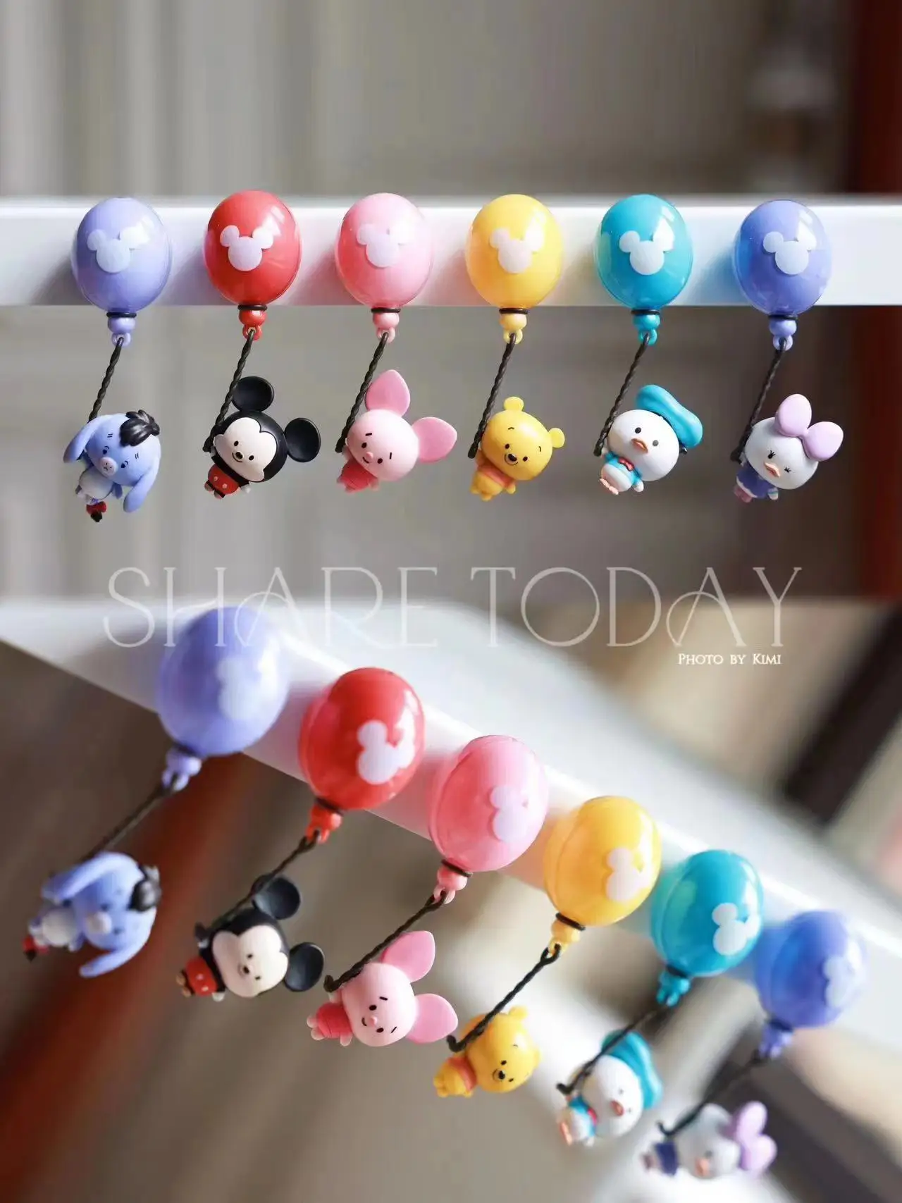 Disney Balloon Party Duck Mickey Winnie 3D Magnetic Small Particle Blind Box Daisy Duck Mickey Winnie refrigerator magnet gift