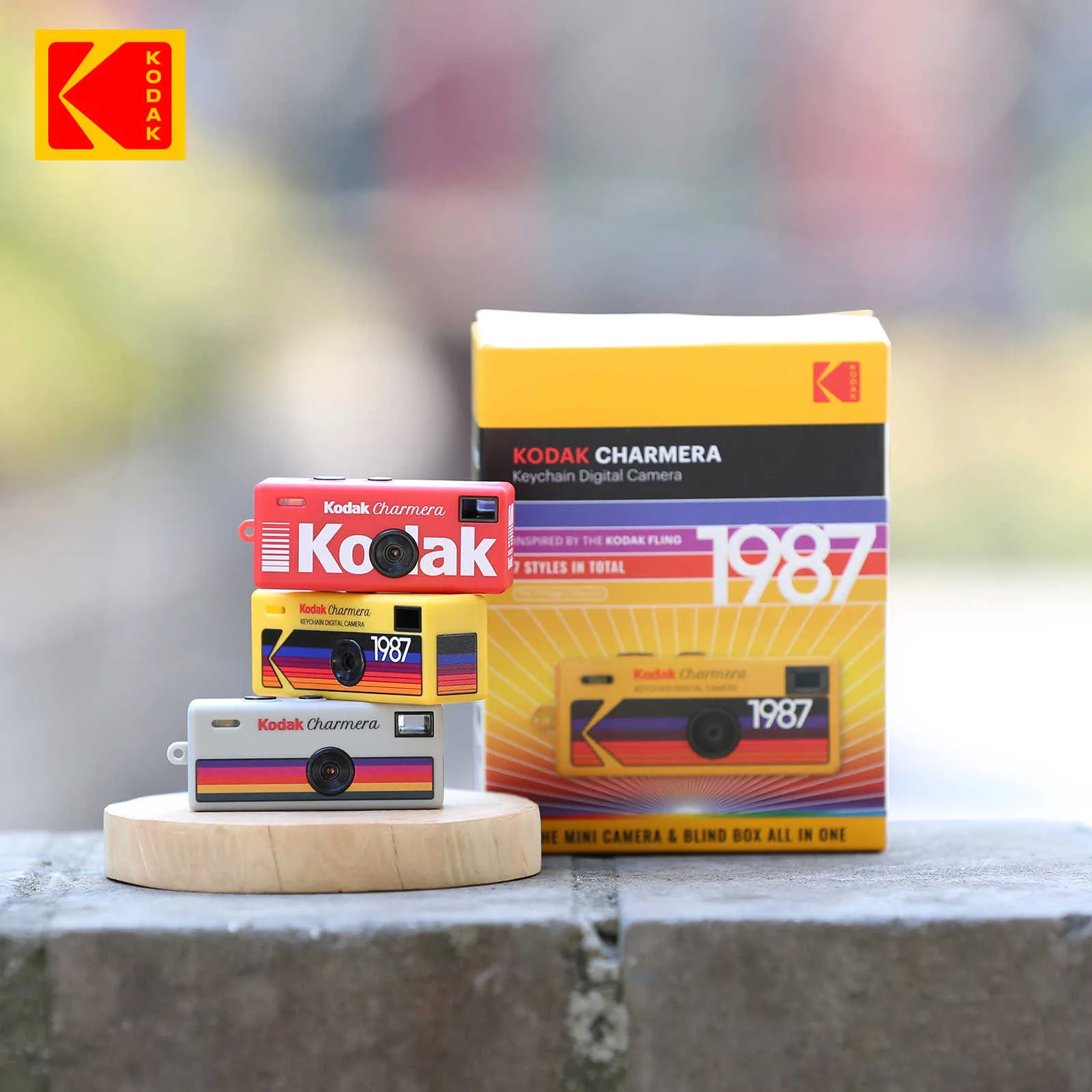 Kodak Original Charmera Keychain Mini Digital Camera 1 PCS 1987 35MM/F2.4 Camera 7 Colors Randomly Shipped Color Camera Gifts