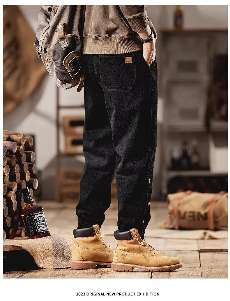 Herren-Arbeitshosen, einfarbige, vielseitige Freizeithosen, lockere, bequeme Hosen, trendige Herrenhosen mit mittlerer Bundhöhe und seitlichem Kordelzug. – Detail 10
