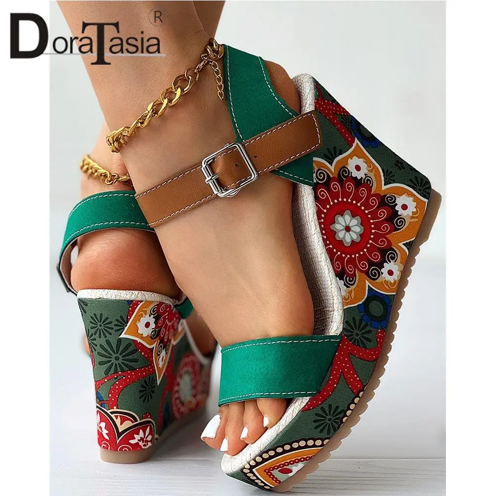 Brand New Female Platform Buckle Sandals Fashion Floral Print Wedges High Heels women\'s Sandals Casual Party Woman Shoes