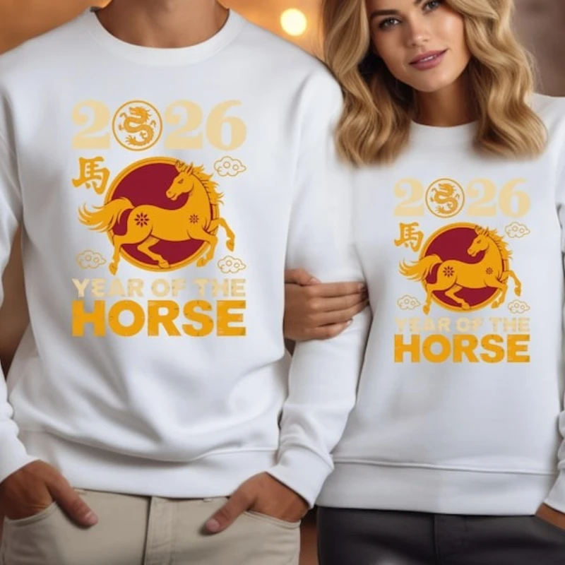 سعيد الحصان السنة الجديدة ومقاسات الكبار الصينية زودياك الخريف والشتاء البلوز عطلة هدية مطابقة هوديس البلوز