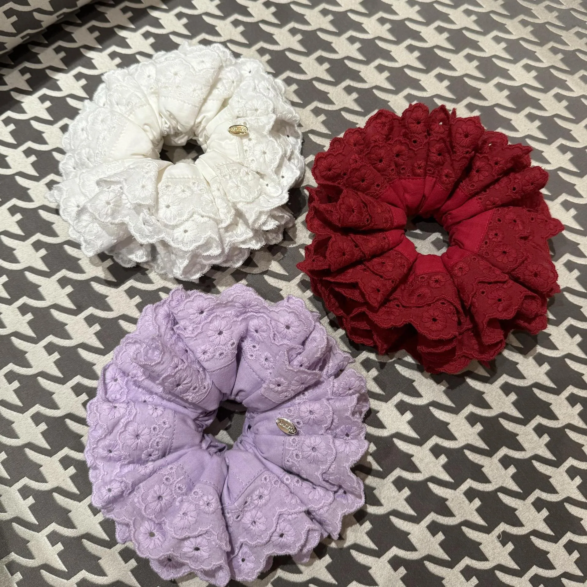 

2024 New Four-layer Lace Fold Red White Color Hair Rope Korean Elastic Hair Accessories Ponytail Headwear Hair Scrunchies