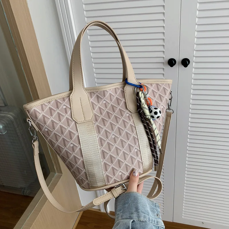 

Сумка через плечо в корейском стиле 2026: нишевый дизайн, трансформер, кроссбоди, с верхней ручкой, минималистичный шик