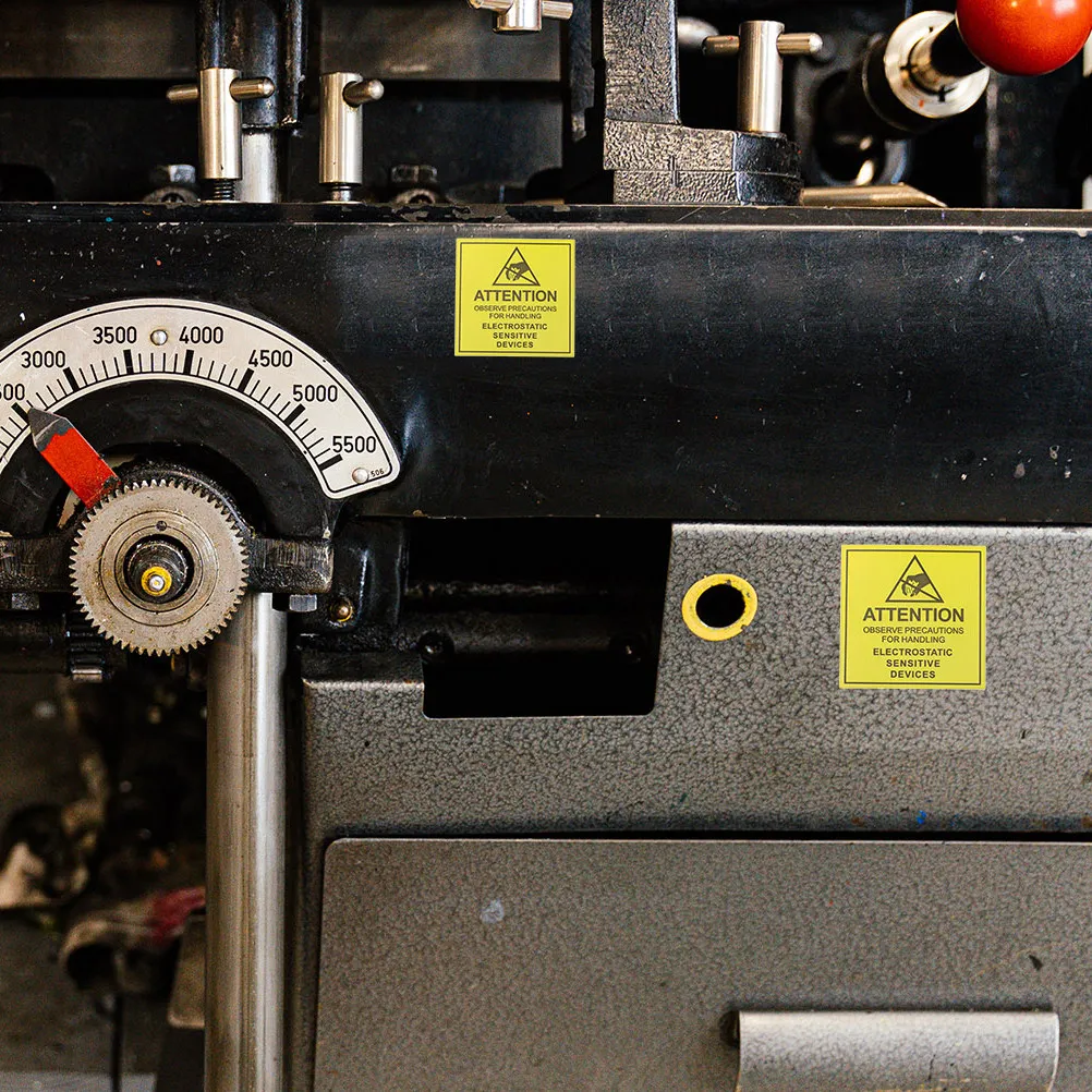 

200Pcs Electrostatic Warning Labels Self Adhesive Anti Static Stickers for Safety High Voltage Electronic Equipment Warning