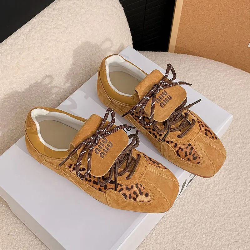 

2024New Leopard-Print German Training Shoes for Women Retro Inner Height Increasing Casual Shoes Leather Fashion Sneaker