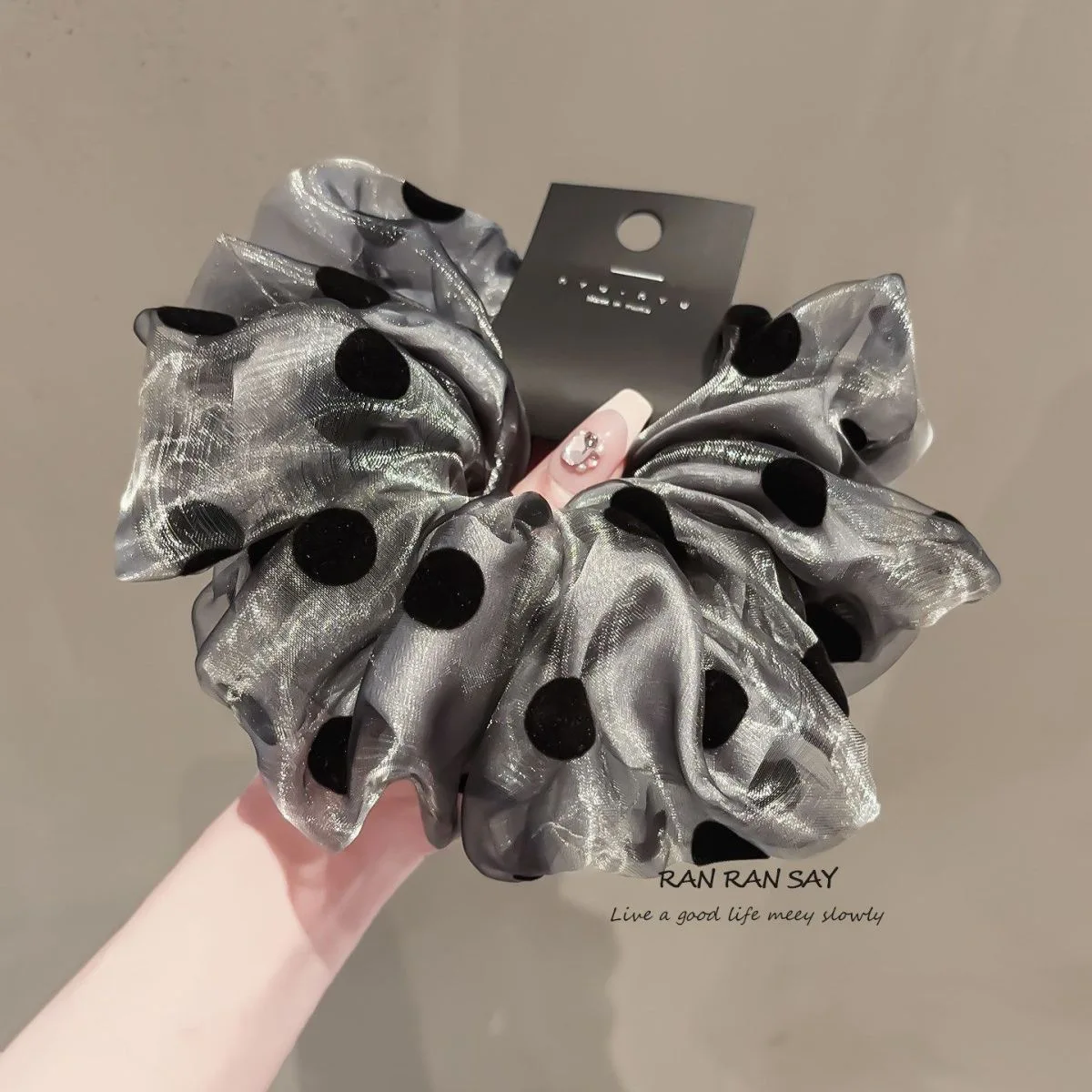 Elegantes, hochwertiges Chiffon-Haargummi mit Print für Damen, Haarband, Haarring, modisches Haaraccessoire. – Detail 7